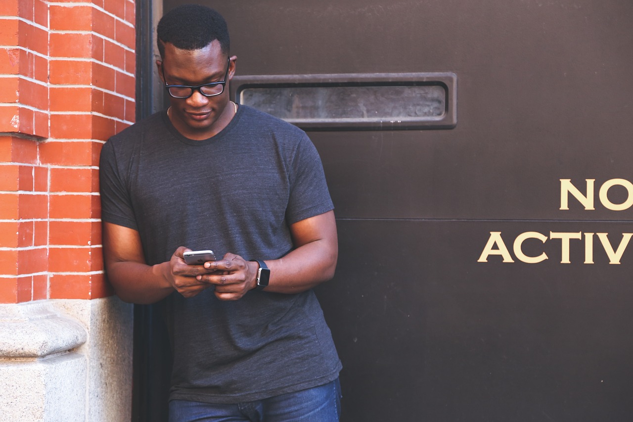 Understanding the Risks of Mobile Banking